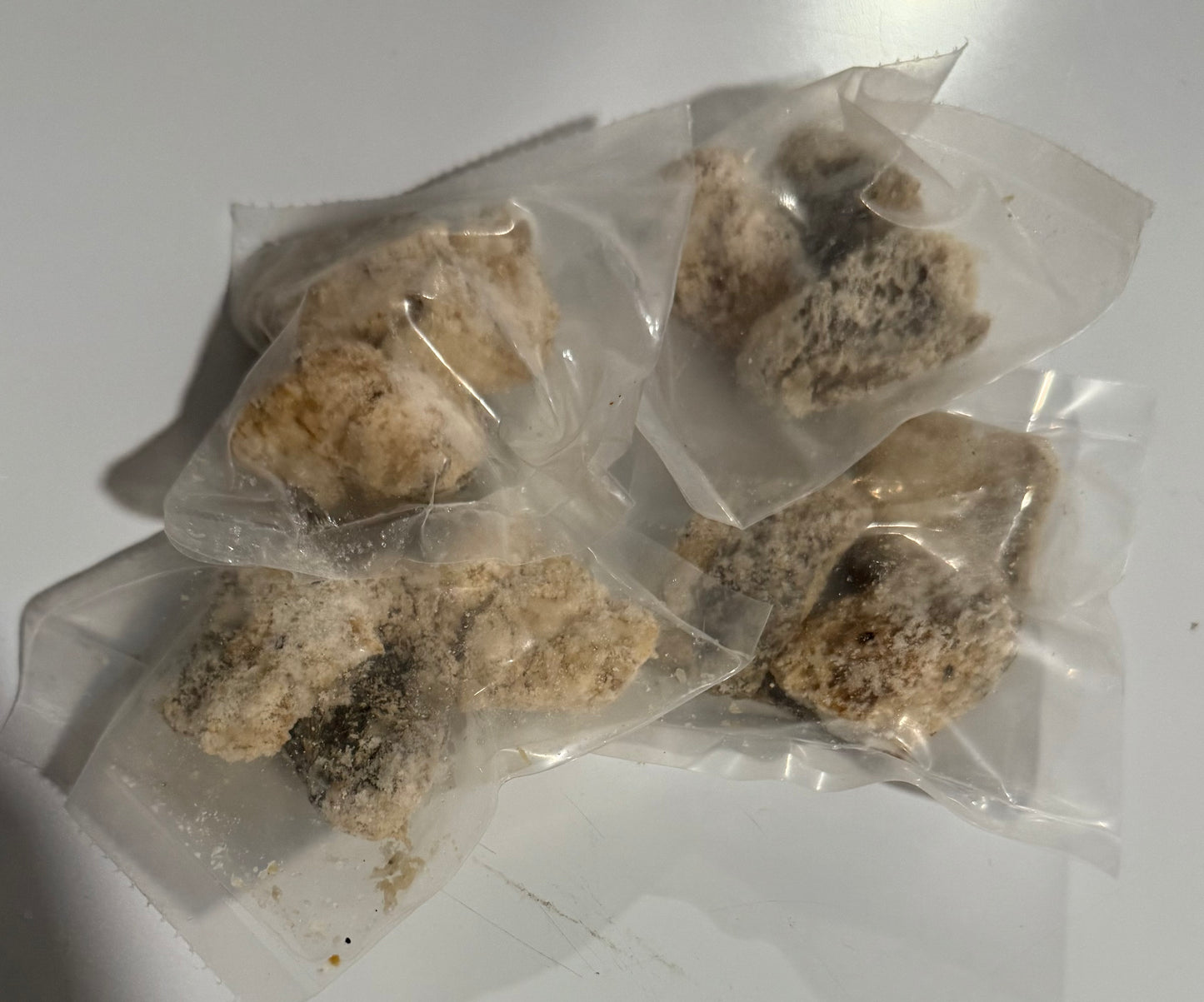 MOMONE / ADJOVAN / FERMENTED SALTED FISH 0.12oz / 0.053kg